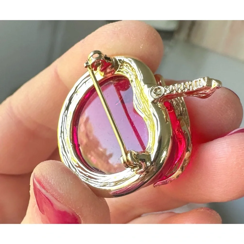 Vintage Sarah Coventry Lucite Jelly Belly Red/Gold Tone Apple Brooch